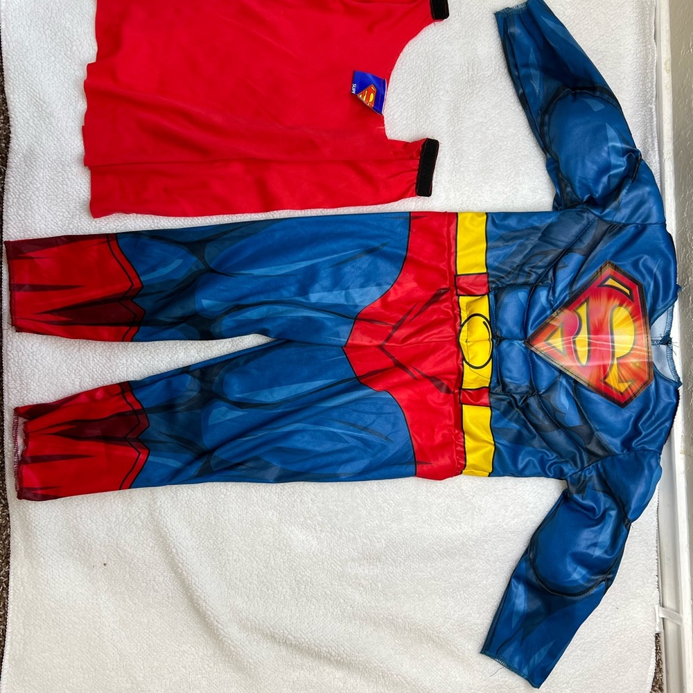kids costume is like new used only once is